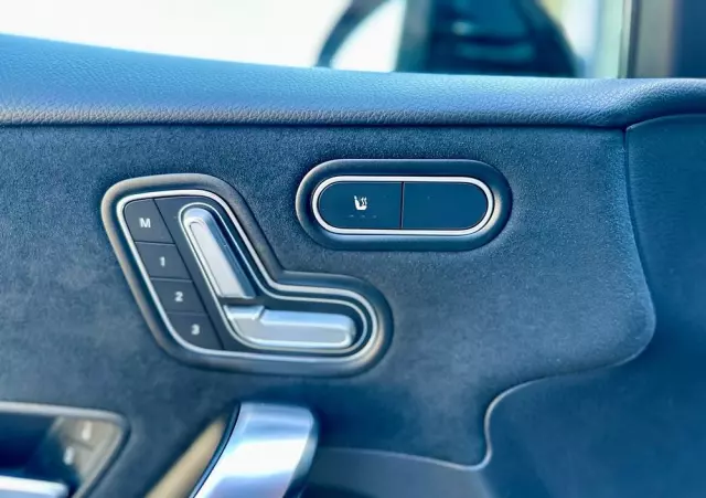 MERCEDES-BENZ Klasa A 200 4-Matic AMG Line 8G-DCT