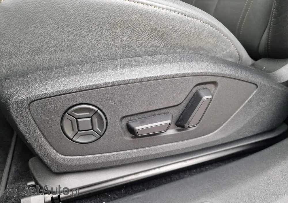 AUDI Q4 Sportback e-tron 50 77kWh Quattro Edition One Taifun