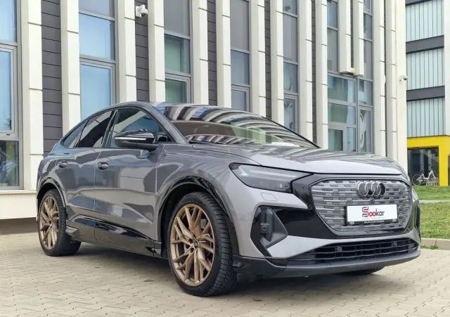 AUDI Q4 Sportback e-tron 50 77kWh Quattro Edition One Taifun