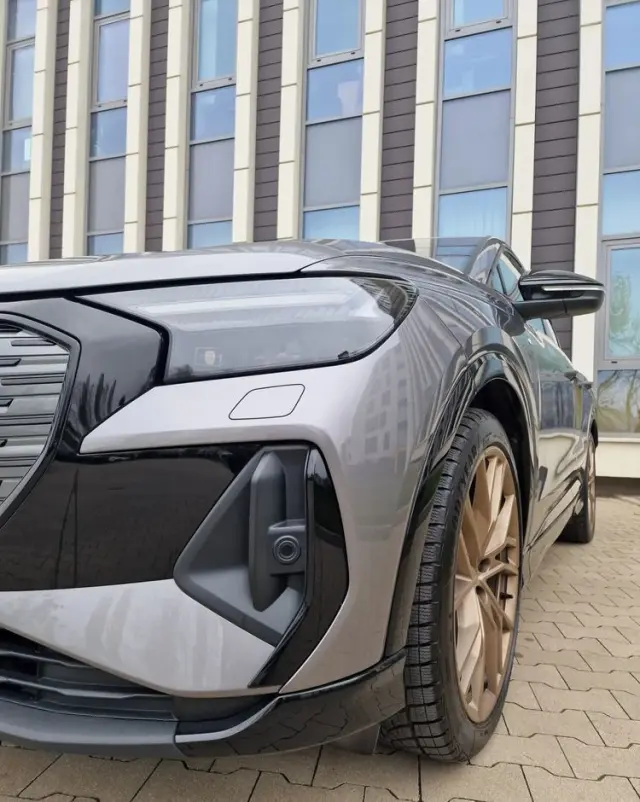 AUDI Q4 Sportback e-tron 50 77kWh Quattro Edition One Taifun