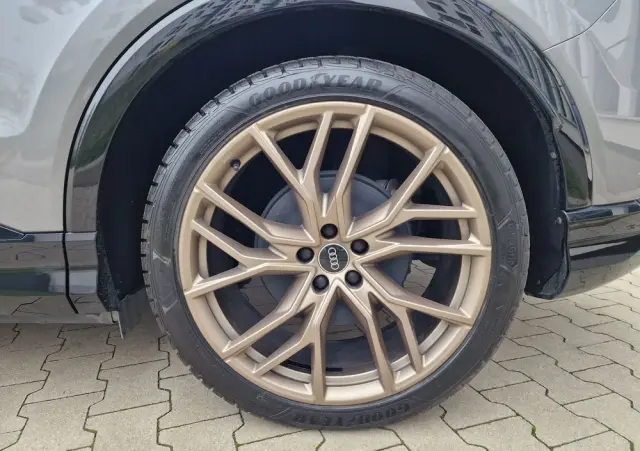 AUDI Q4 Sportback e-tron 50 77kWh Quattro Edition One Taifun