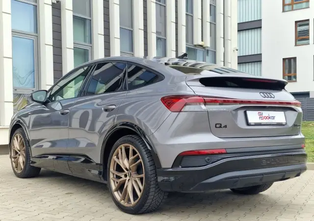 AUDI Q4 Sportback e-tron 50 77kWh Quattro Edition One Taifun