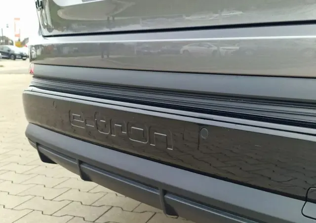 AUDI Q4 Sportback e-tron 50 77kWh Quattro Edition One Taifun