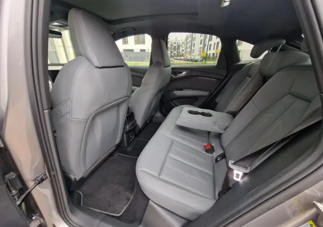 AUDI Q4 Sportback e-tron 50 77kWh Quattro Edition One Taifun