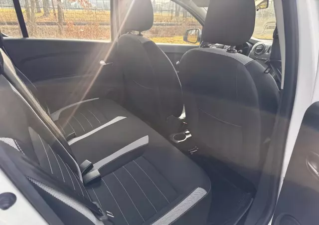 DACIA Sandero 0.9 TCe Laureate S&S Easy-R