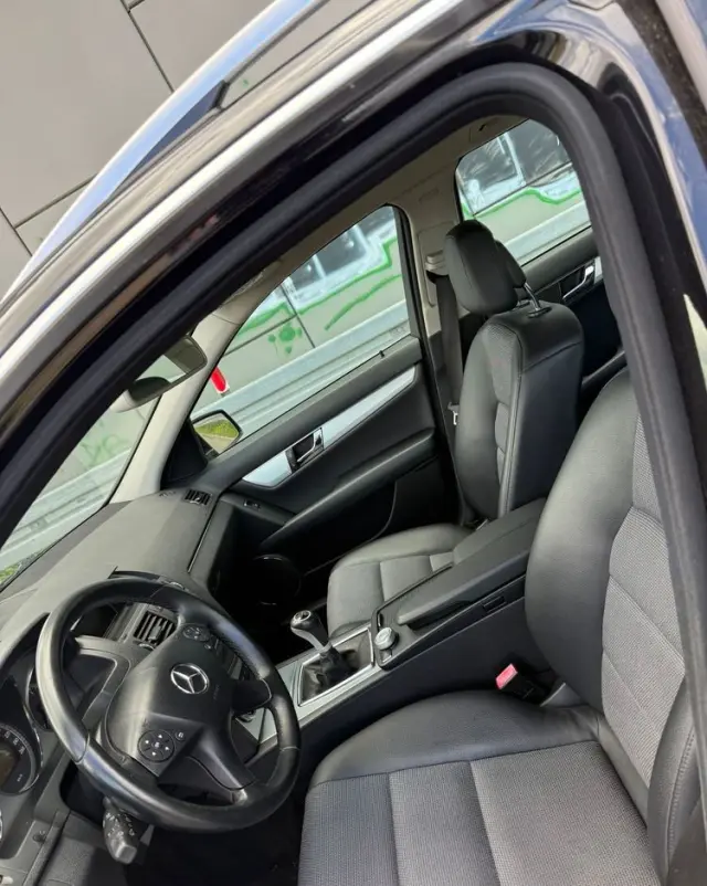 MERCEDES-BENZ Klasa C 180 K BlueEff Elegance