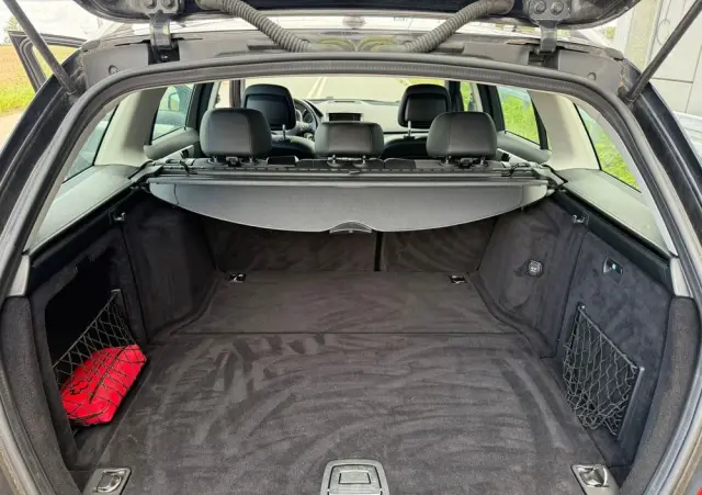 MERCEDES-BENZ Klasa C 180 K BlueEff Elegance