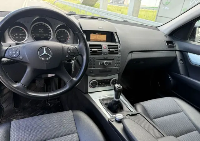 MERCEDES-BENZ Klasa C 180 K BlueEff Elegance