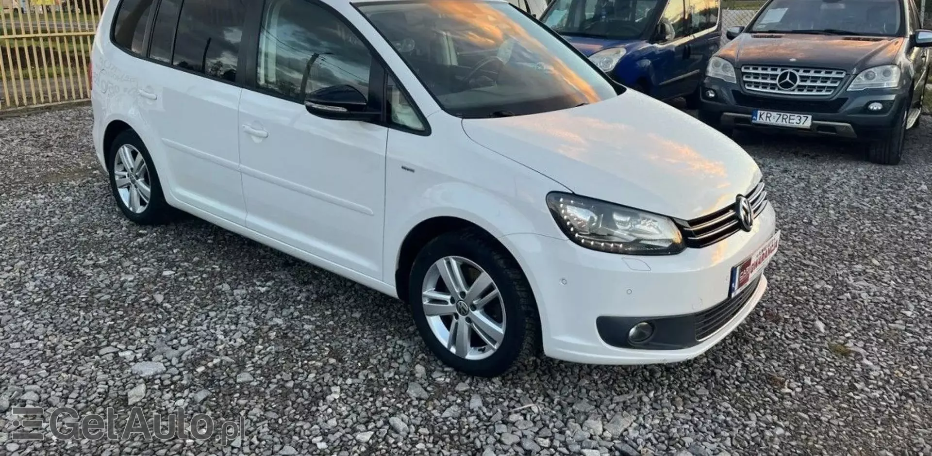 VOLKSWAGEN Touran 