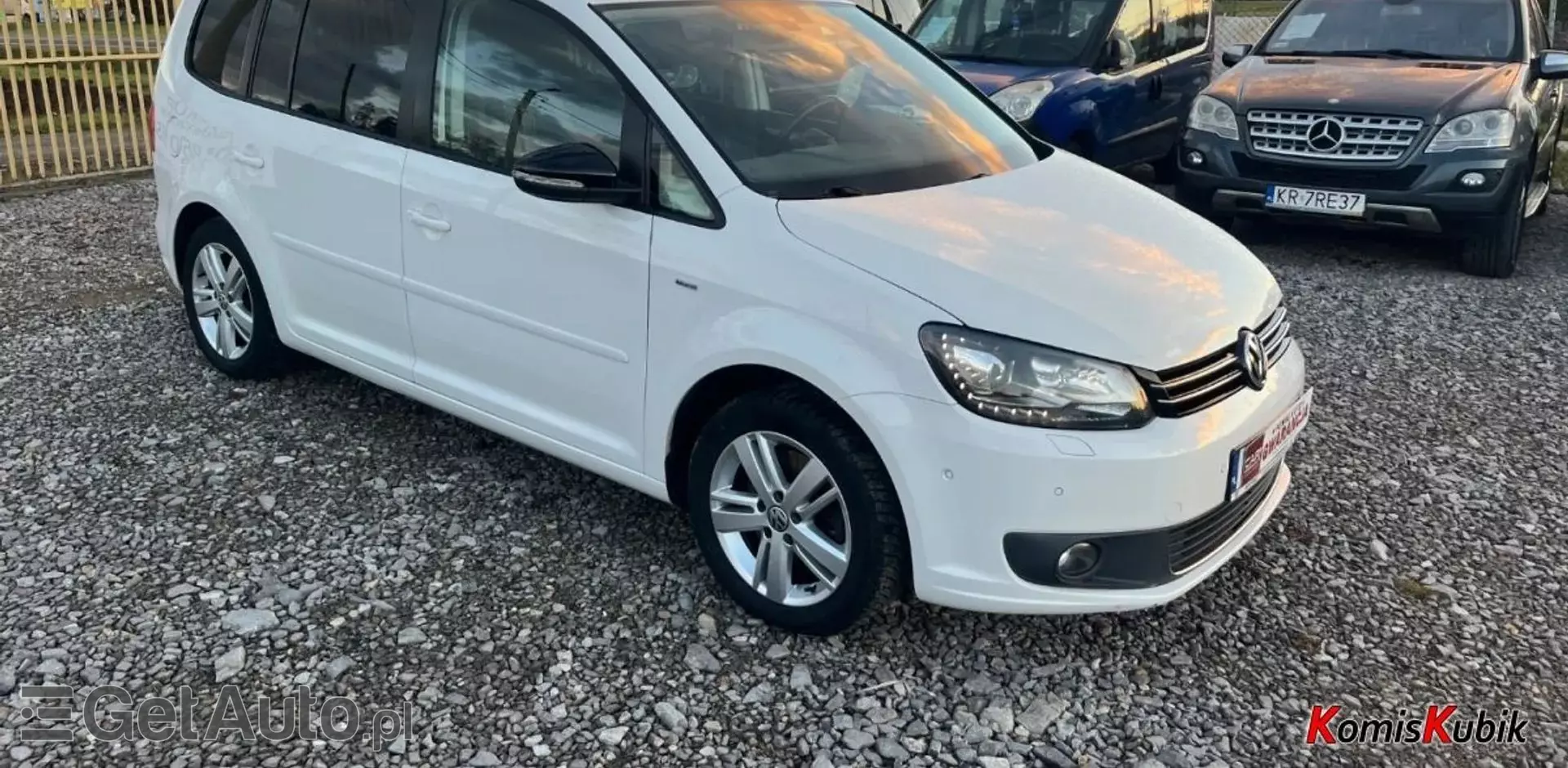 VOLKSWAGEN Touran 