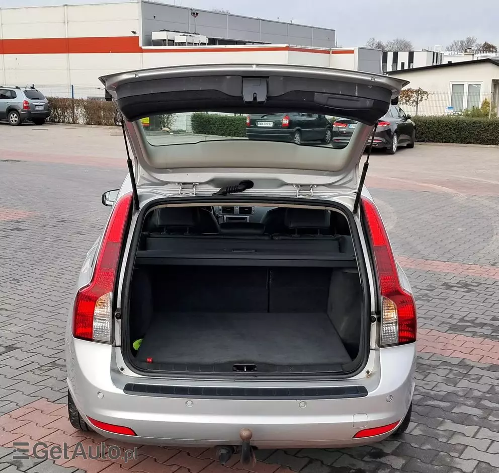 VOLVO V50 2.4 Kinetic