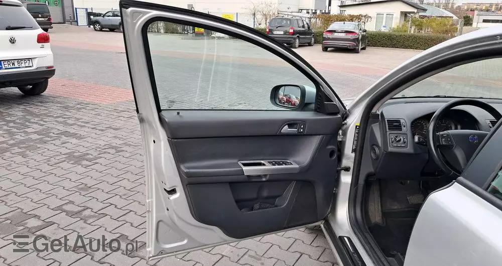 VOLVO V50 2.4 Kinetic