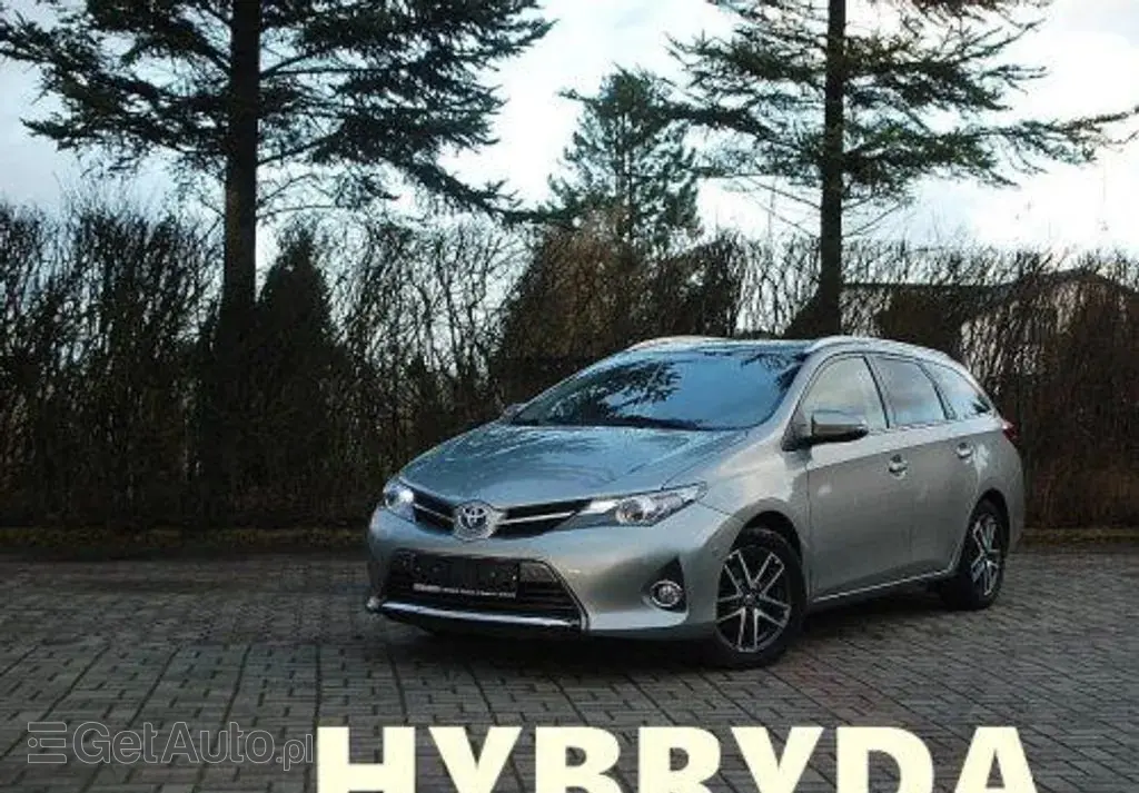 TOYOTA Auris 