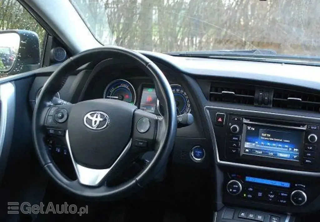 TOYOTA Auris 