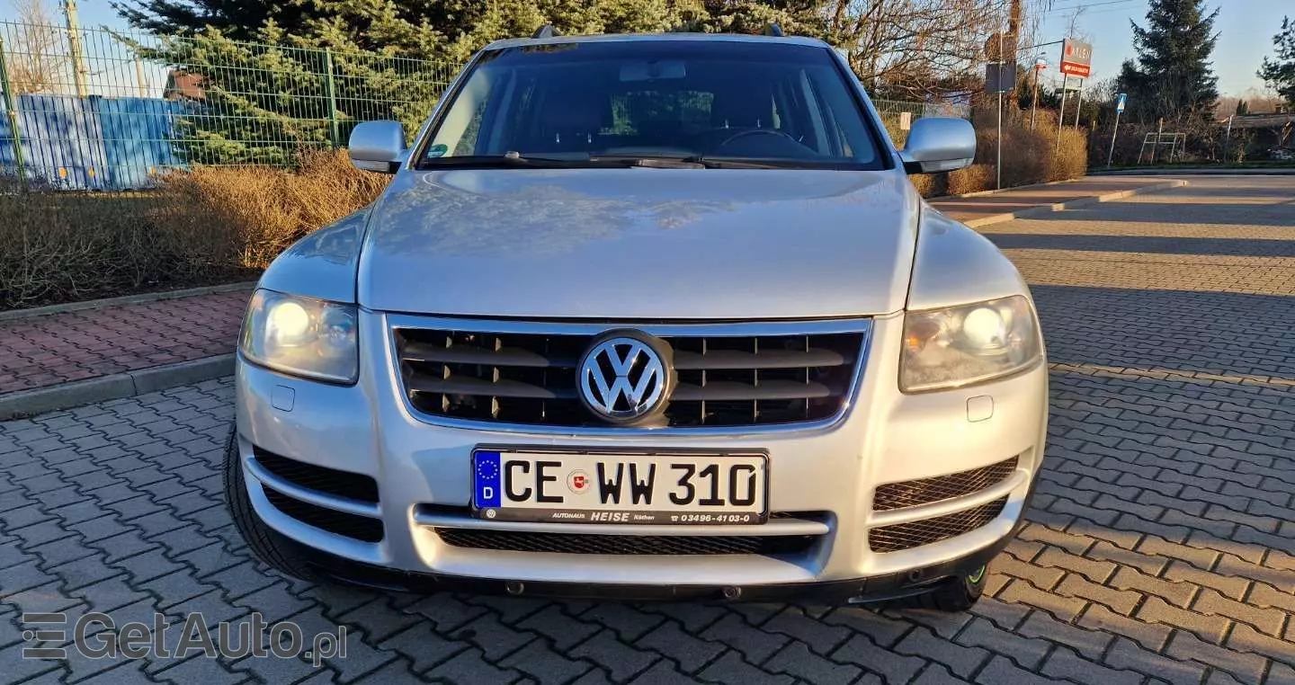VOLKSWAGEN Touareg 
