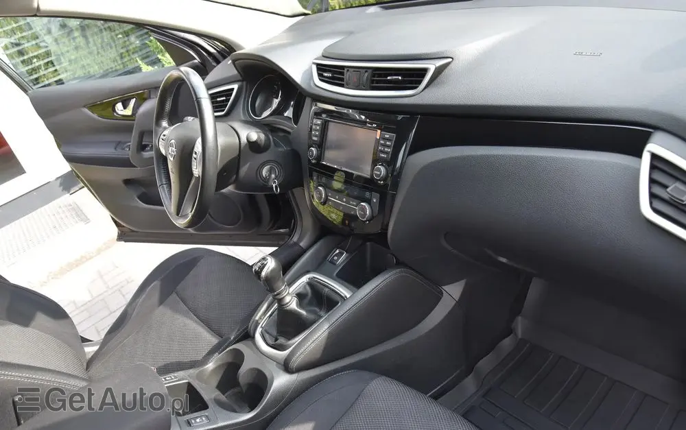 NISSAN Qashqai 1.6 DIG-T Tekna