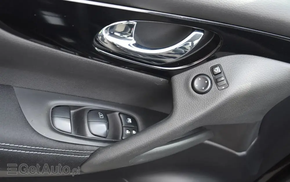 NISSAN Qashqai 1.6 DIG-T Tekna