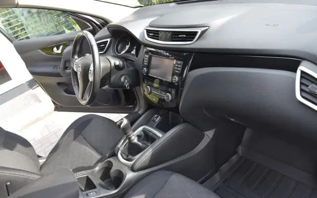 NISSAN Qashqai 1.6 DIG-T Tekna