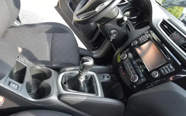 NISSAN Qashqai 1.6 DIG-T Tekna