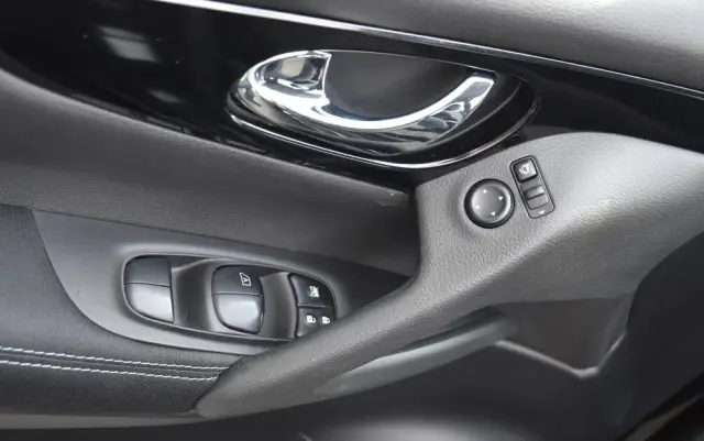 NISSAN Qashqai 1.6 DIG-T Tekna