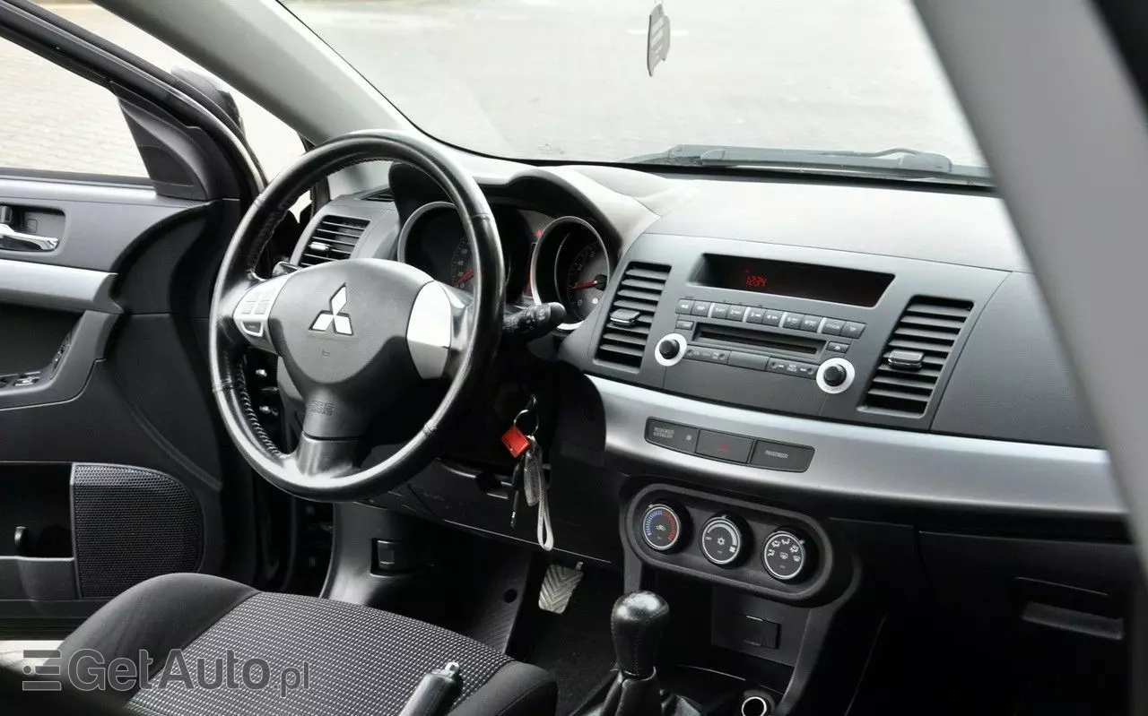 MITSUBISHI Lancer 1.5 Invite