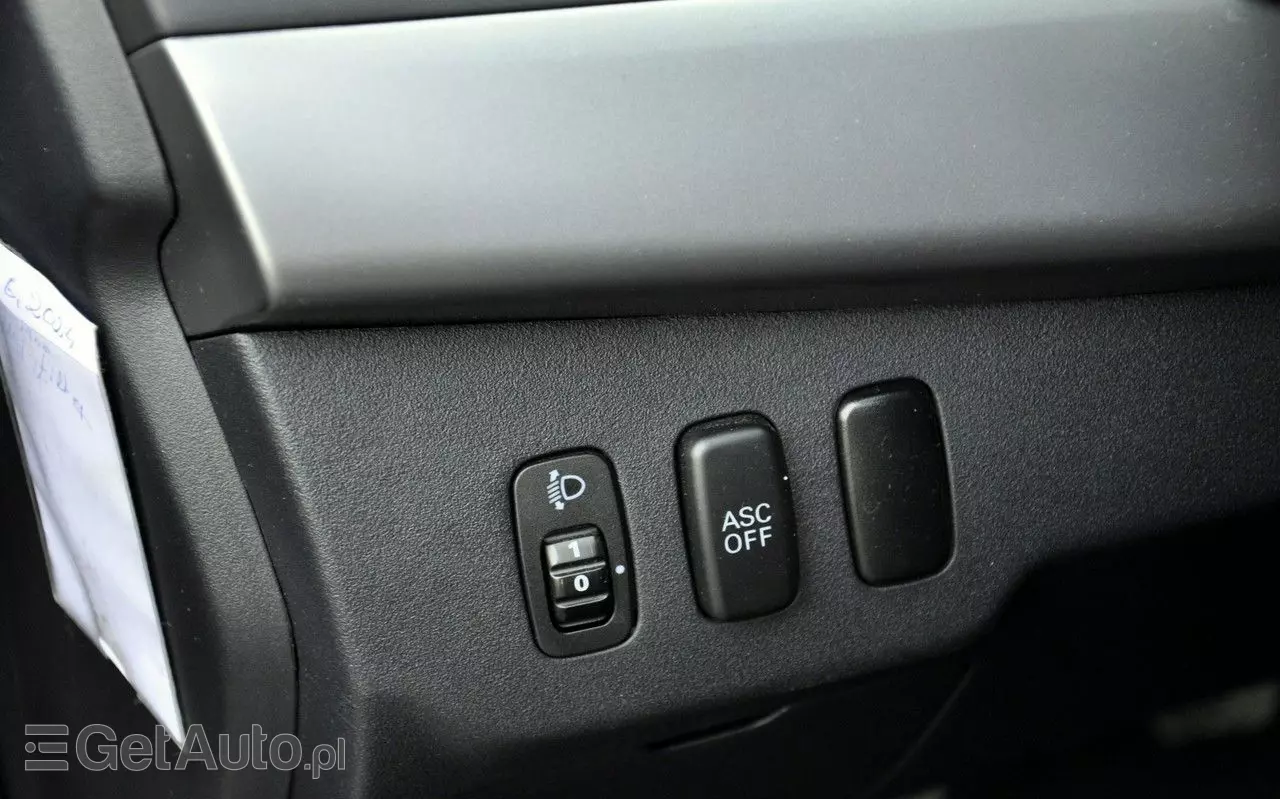 MITSUBISHI Lancer 1.5 Invite