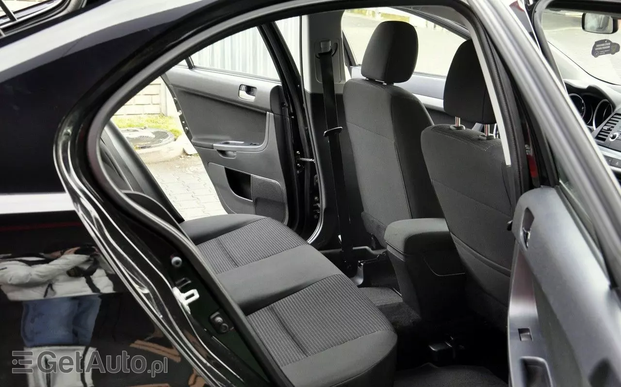 MITSUBISHI Lancer 1.5 Invite