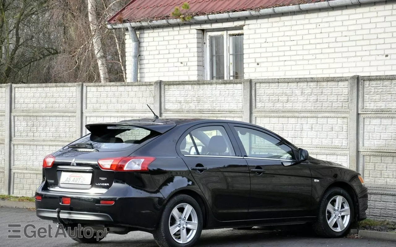 MITSUBISHI Lancer 1.5 Invite