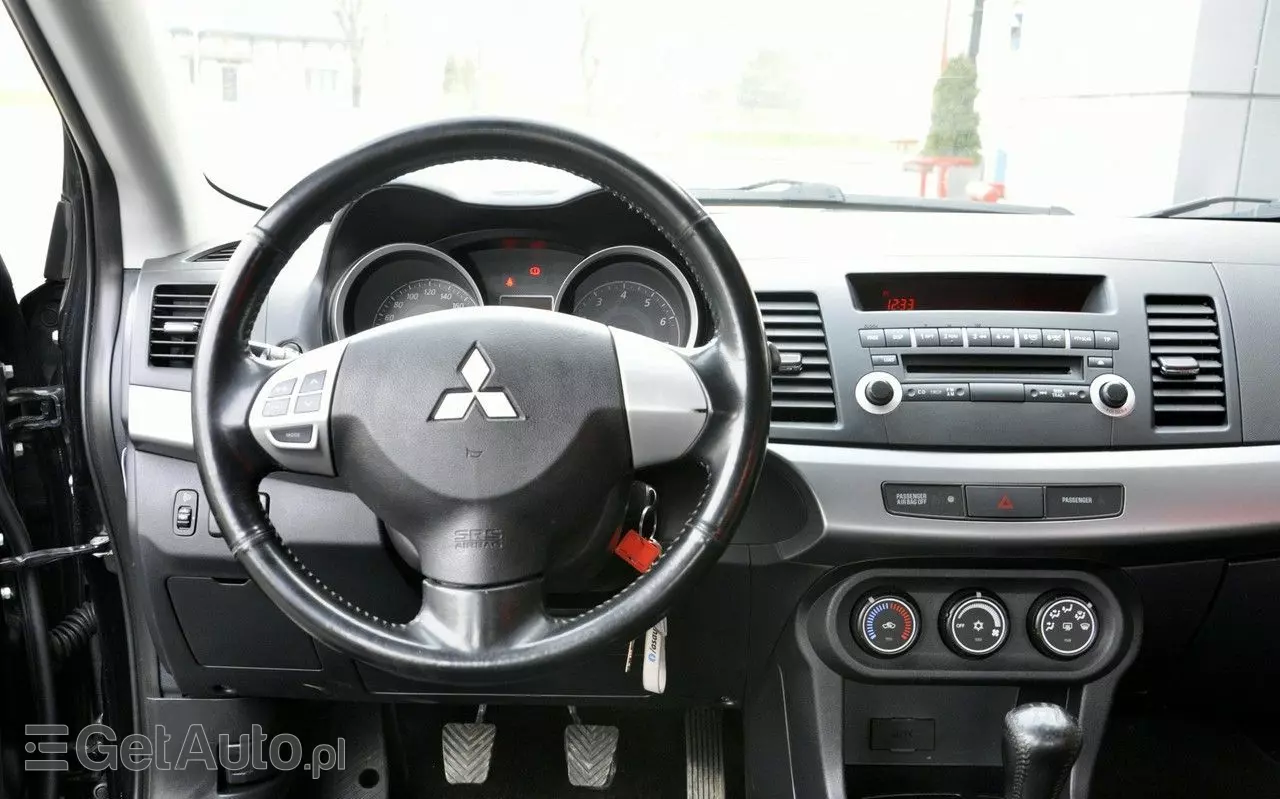 MITSUBISHI Lancer 1.5 Invite