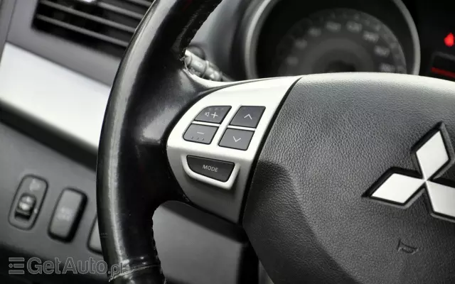 MITSUBISHI Lancer 1.5 Invite