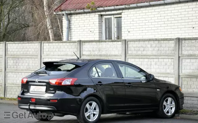 MITSUBISHI Lancer 1.5 Invite