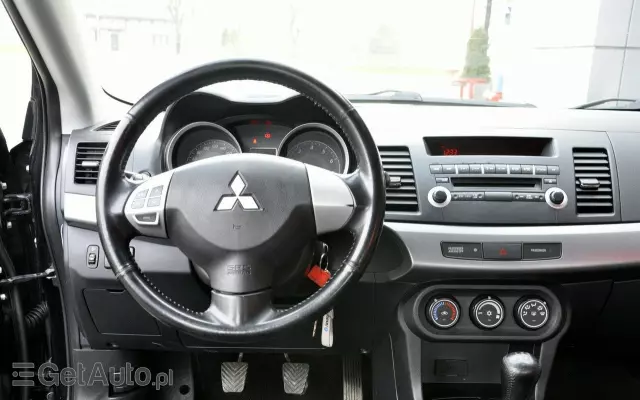 MITSUBISHI Lancer 1.5 Invite