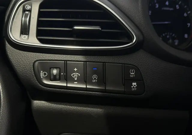 HYUNDAI I30 1.0 T-GDI Classic +