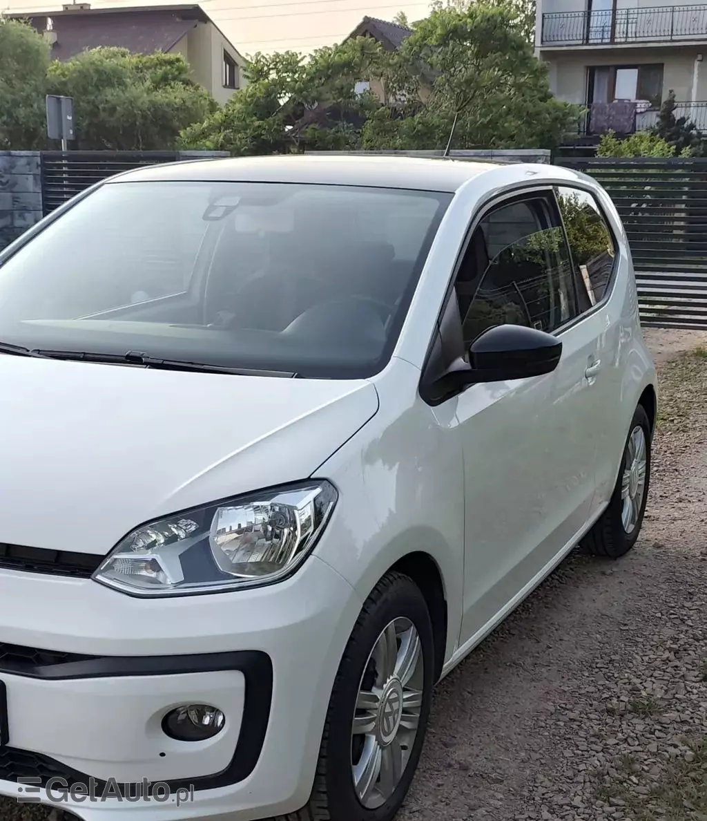 VOLKSWAGEN Up! 