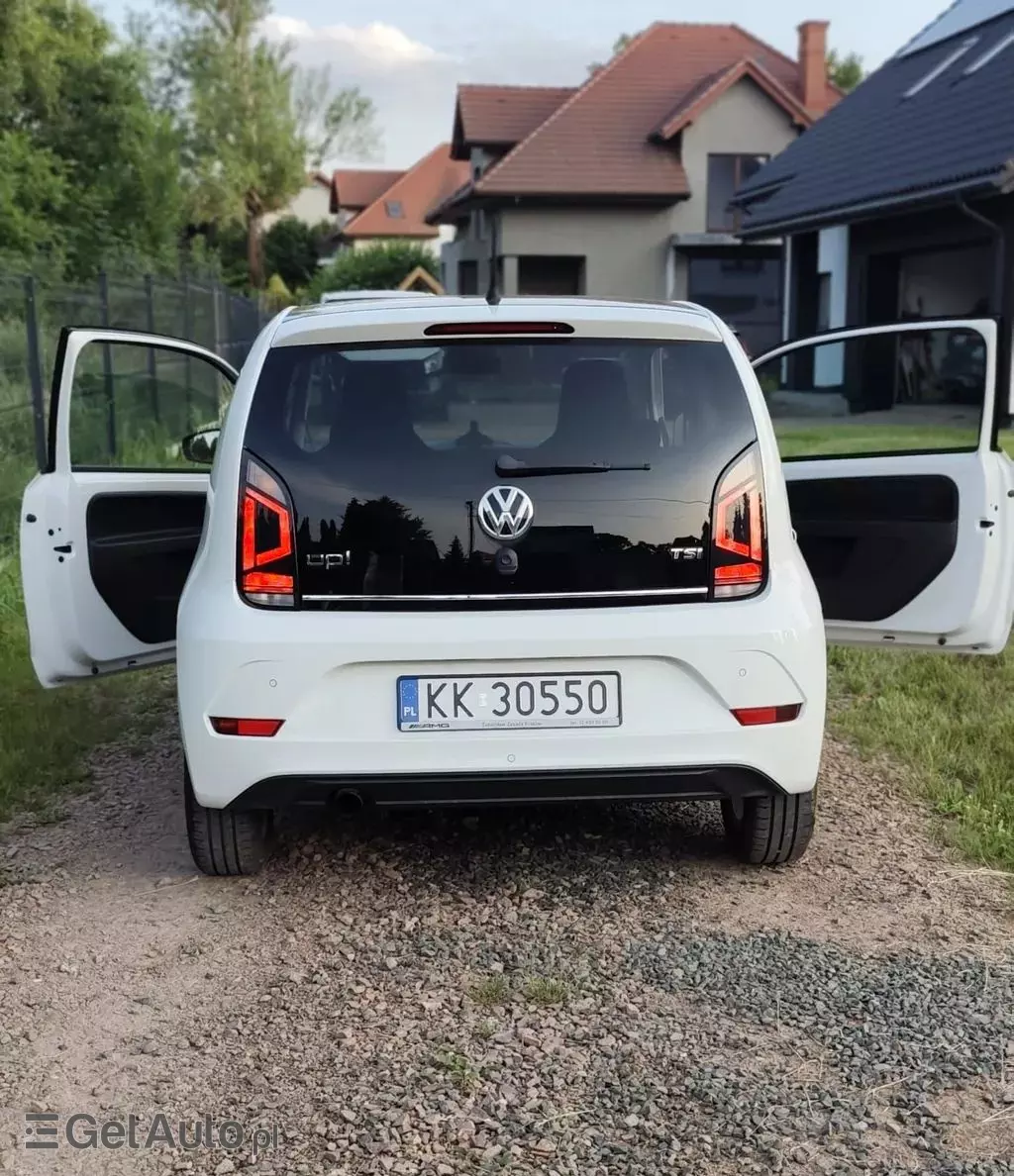 VOLKSWAGEN Up! 