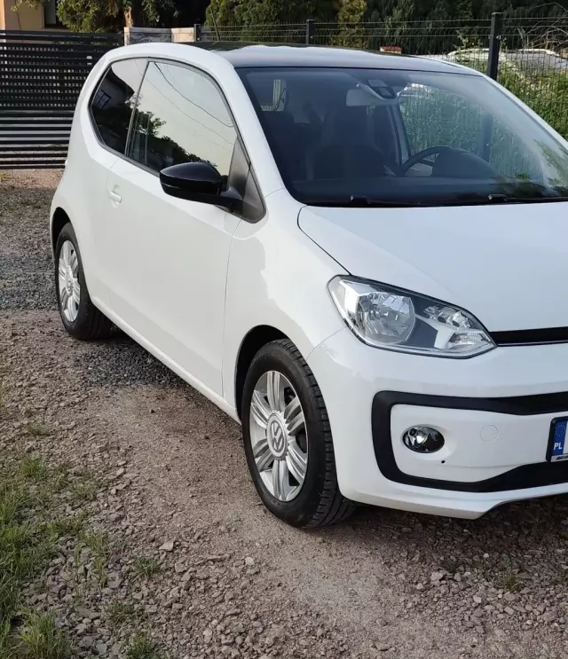 VOLKSWAGEN Up! 