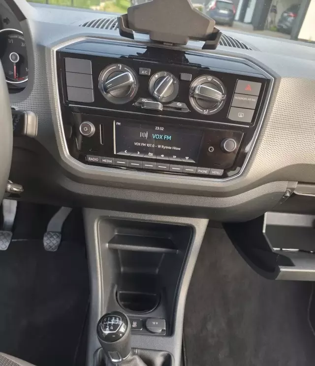 VOLKSWAGEN Up! 