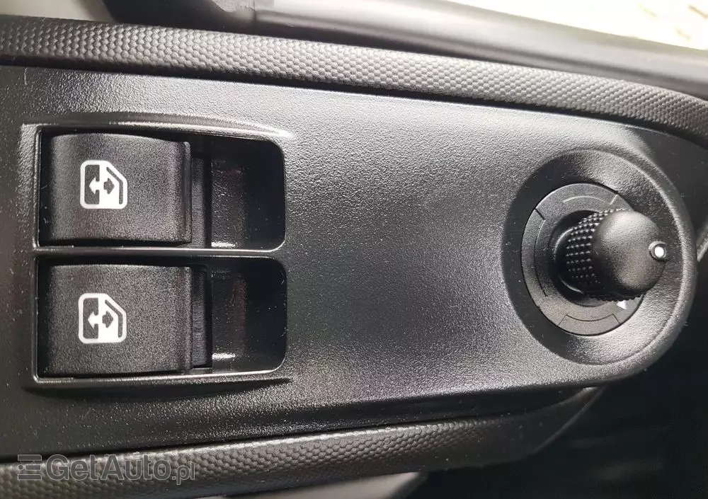 IVECO DAILY KONTENER NISKOPODŁOGOWY 4,43x2,23x2,42 SKLEP FOODTRUCK BAR KLIMA KONIOWÓZ KAMPER 