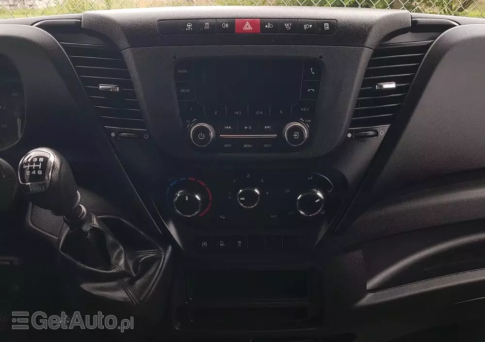 IVECO DAILY KONTENER NISKOPODŁOGOWY 4,43x2,23x2,42 SKLEP FOODTRUCK BAR KLIMA KONIOWÓZ KAMPER 