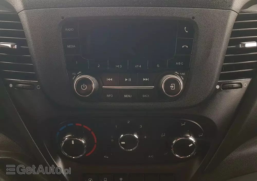 IVECO DAILY KONTENER NISKOPODŁOGOWY 4,43x2,23x2,42 SKLEP FOODTRUCK BAR KLIMA KONIOWÓZ KAMPER 