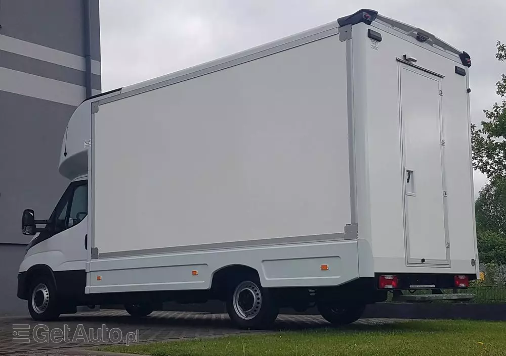 IVECO DAILY KONTENER NISKOPODŁOGOWY 4,43x2,23x2,42 SKLEP FOODTRUCK BAR KLIMA KONIOWÓZ KAMPER 
