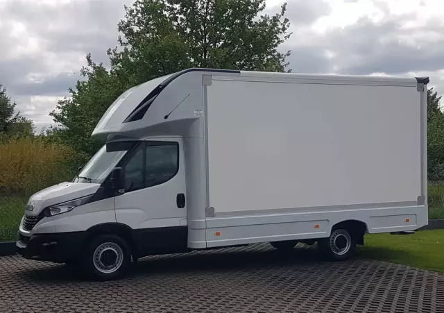 IVECO DAILY KONTENER NISKOPODŁOGOWY 4,43x2,23x2,42 SKLEP FOODTRUCK BAR KLIMA KONIOWÓZ KAMPER 
