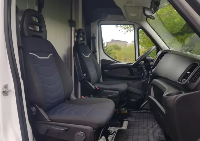 IVECO DAILY KONTENER NISKOPODŁOGOWY 4,43x2,23x2,42 SKLEP FOODTRUCK BAR KLIMA KONIOWÓZ KAMPER 
