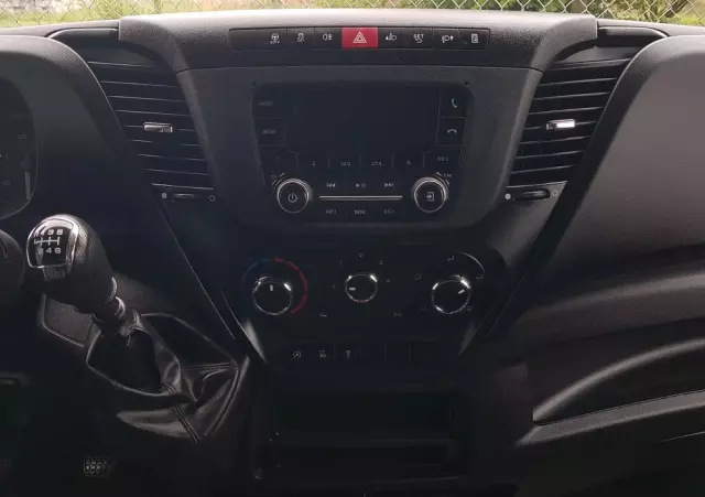 IVECO DAILY KONTENER NISKOPODŁOGOWY 4,43x2,23x2,42 SKLEP FOODTRUCK BAR KLIMA KONIOWÓZ KAMPER 