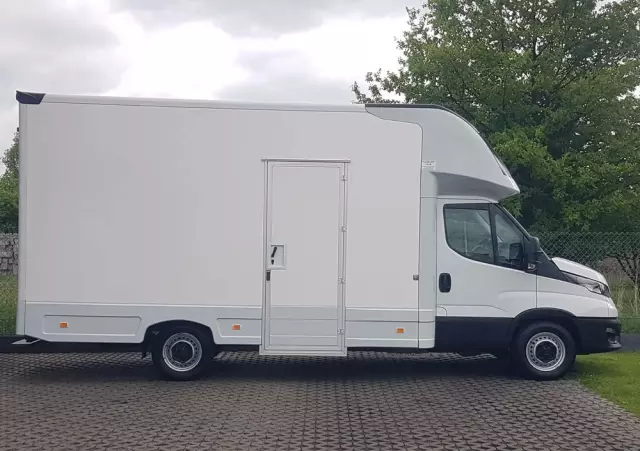 IVECO DAILY KONTENER NISKOPODŁOGOWY 4,43x2,23x2,42 SKLEP FOODTRUCK BAR KLIMA KONIOWÓZ KAMPER 