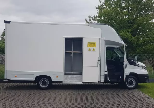 IVECO DAILY KONTENER NISKOPODŁOGOWY 4,43x2,23x2,42 SKLEP FOODTRUCK BAR KLIMA KONIOWÓZ KAMPER 