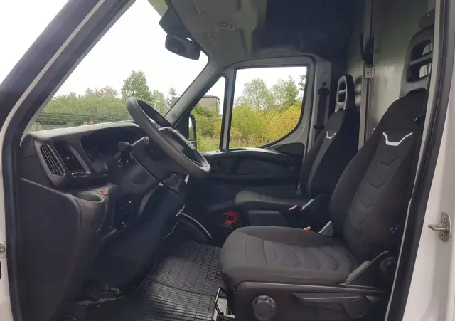 IVECO DAILY KONTENER NISKOPODŁOGOWY 4,43x2,23x2,42 SKLEP FOODTRUCK BAR KLIMA KONIOWÓZ KAMPER 