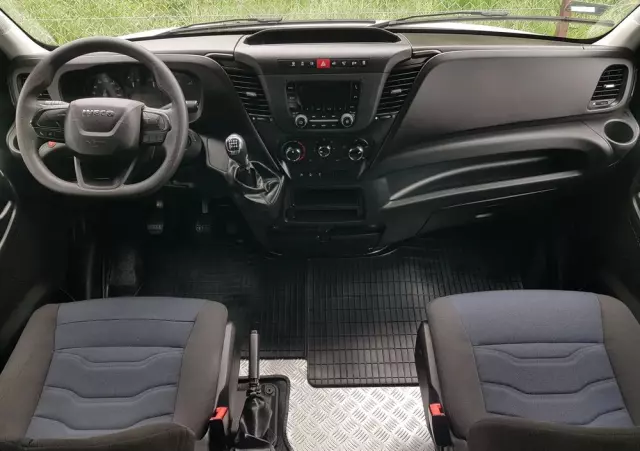 IVECO DAILY KONTENER NISKOPODŁOGOWY 4,43x2,23x2,42 SKLEP FOODTRUCK BAR KLIMA KONIOWÓZ KAMPER 