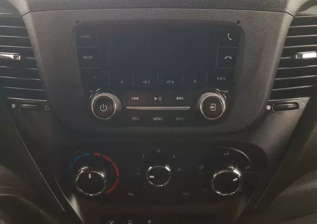 IVECO DAILY KONTENER NISKOPODŁOGOWY 4,43x2,23x2,42 SKLEP FOODTRUCK BAR KLIMA KONIOWÓZ KAMPER 