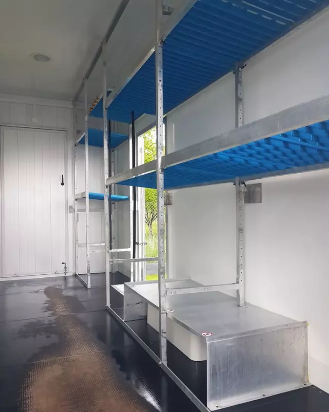 IVECO DAILY KONTENER NISKOPODŁOGOWY 4,43x2,23x2,42 SKLEP FOODTRUCK BAR KLIMA KONIOWÓZ KAMPER 